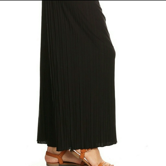 Black Pleated Palazzo Pants - Picture 2 of 6